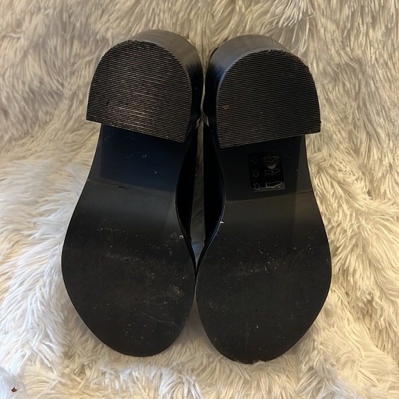 Shelley's of London for Free People. Patent leather mod, retro, boho. 70's vibe. - Picture 4 of 7